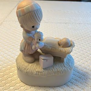 Precious Moments Christmas is a Time to share Musical 🎵